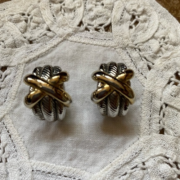 Sold- David Yurman silver cable crossover earrings - Picture 4 of 4